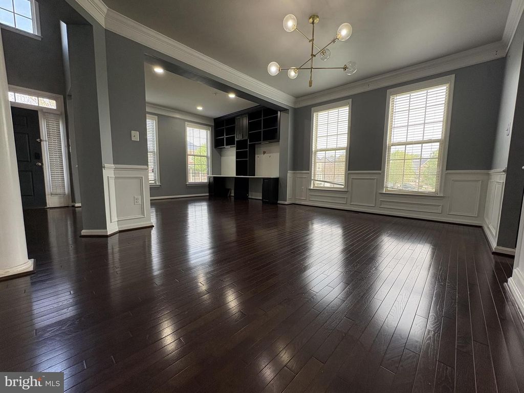 Image 10 of property listing at 2707 SWANN WING CT SWANN WING CT, Lanham, MD 20706