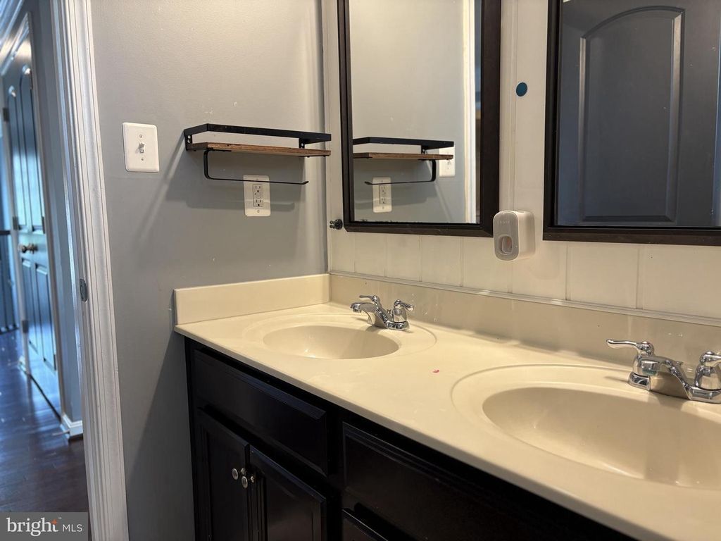 Image 49 of property listing at 2707 SWANN WING CT SWANN WING CT, Lanham, MD 20706