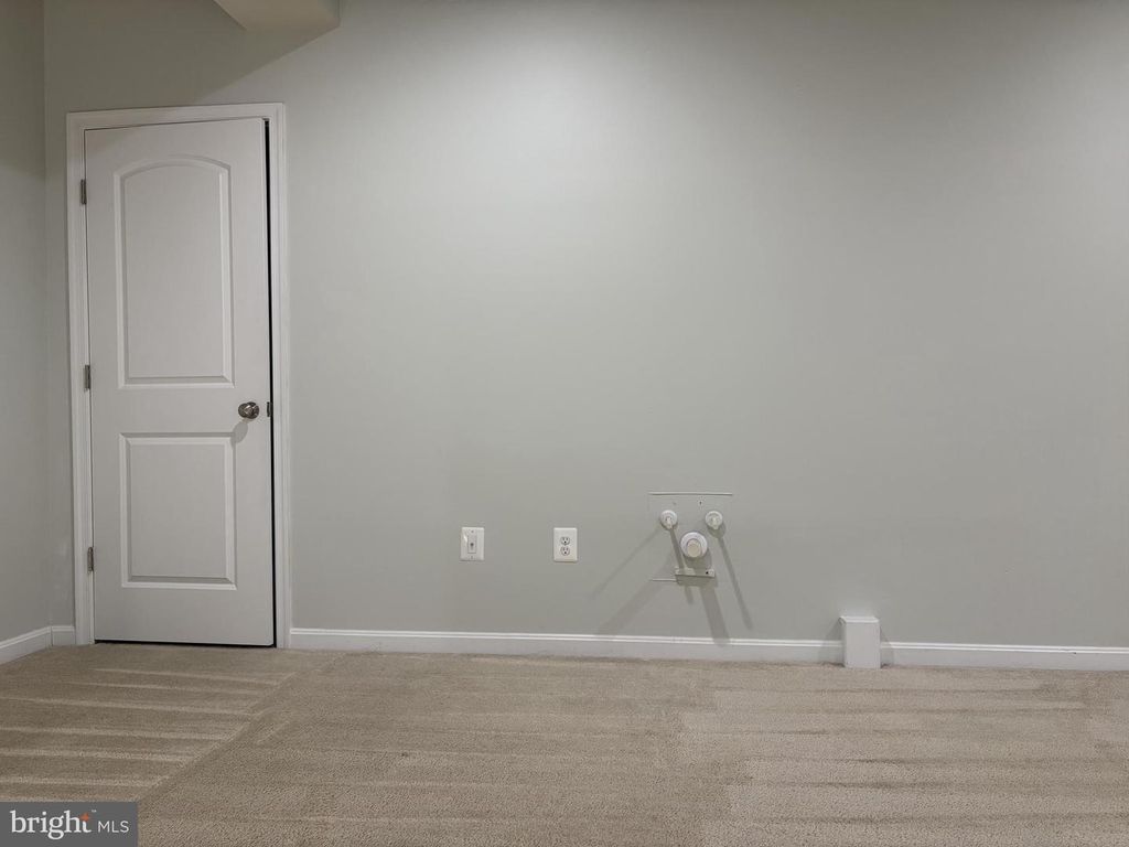 Image 70 of property listing at 2707 SWANN WING CT SWANN WING CT, Lanham, MD 20706