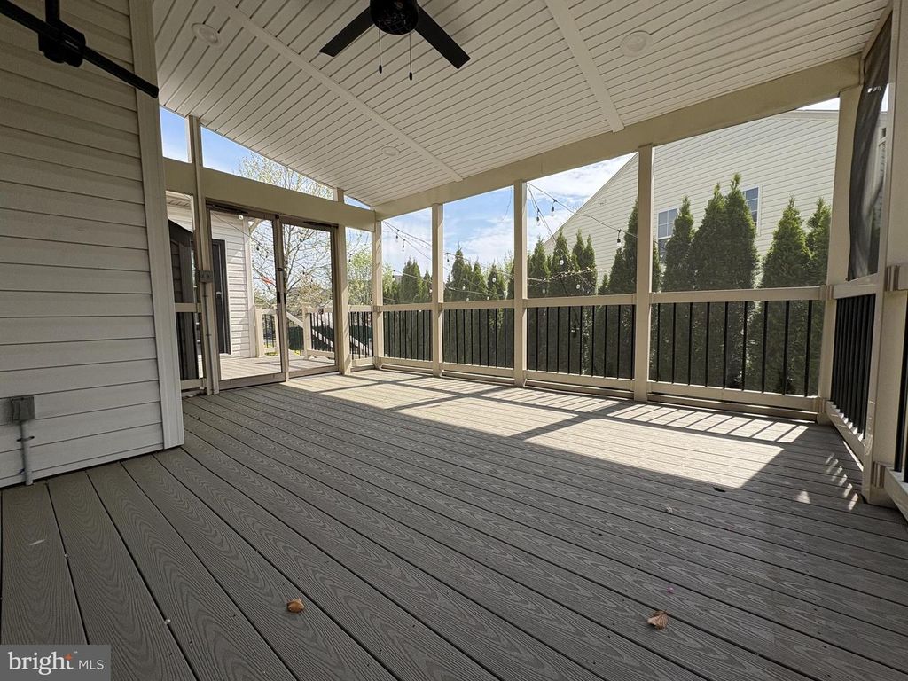 Image 85 of property listing at 2707 SWANN WING CT SWANN WING CT, Lanham, MD 20706