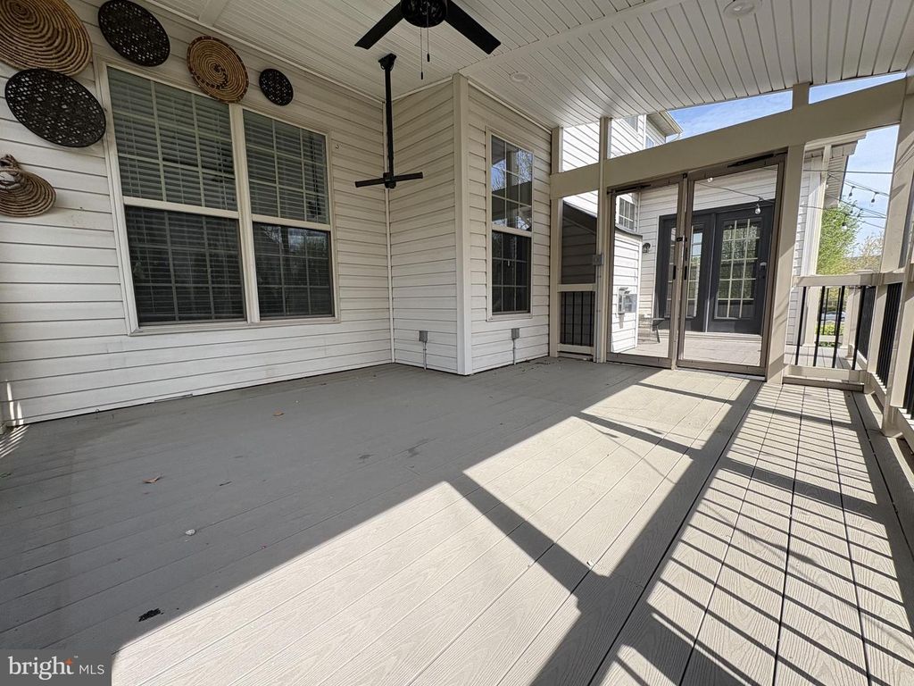 Image 86 of property listing at 2707 SWANN WING CT SWANN WING CT, Lanham, MD 20706