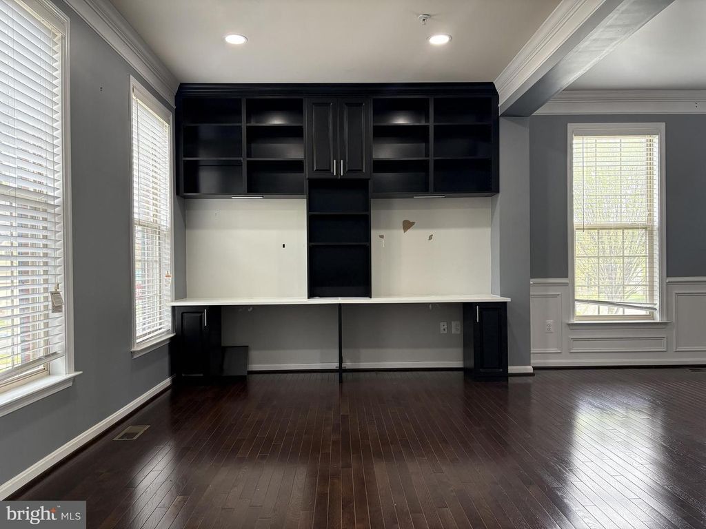 Image 8 of property listing at 2707 SWANN WING CT SWANN WING CT, Lanham, MD 20706