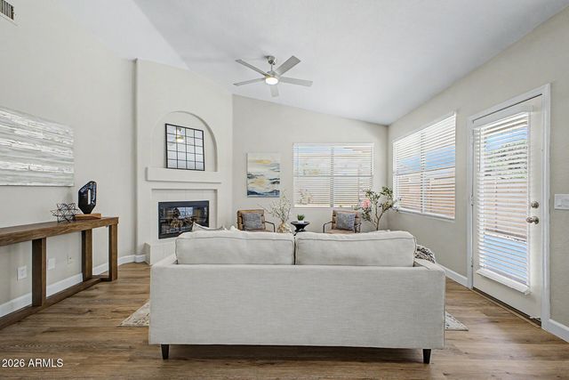 15208 W EUREKA Trail, Surprise, AZ 85374