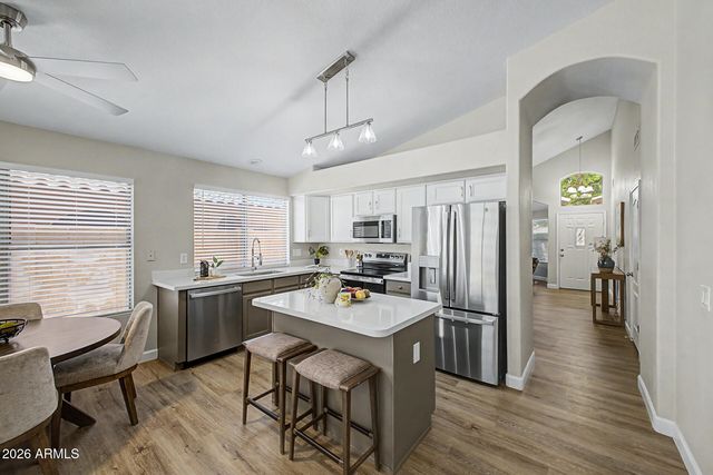 15208 W EUREKA Trail, Surprise, AZ 85374