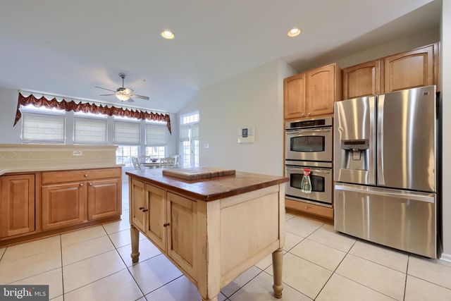 1506 SYCAMORE TER, York, PA 17403