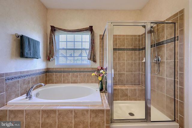 1506 SYCAMORE TER, York, PA 17403