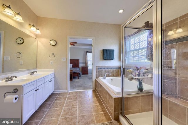 1506 SYCAMORE TER, York, PA 17403