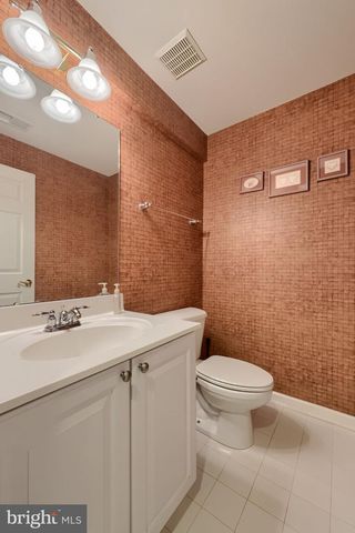 1506 SYCAMORE TER, York, PA 17403