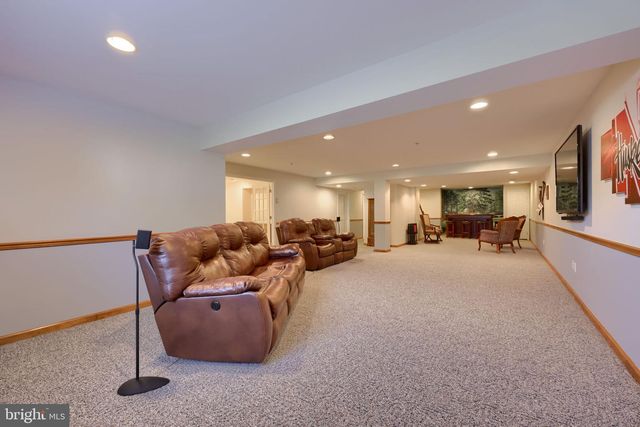 1506 SYCAMORE TER, York, PA 17403