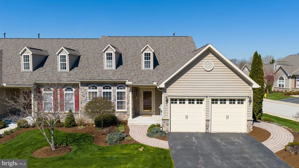 1506 SYCAMORE TER, York, PA 17403
