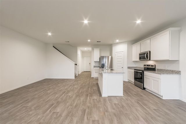 2209 Laurel Bloom Ln, Sealy, TX 77474