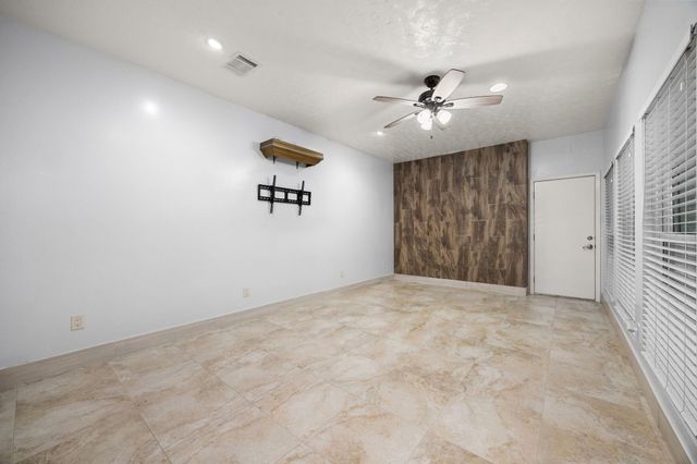 7447 Cambridge Street 117, Houston, TX 77054