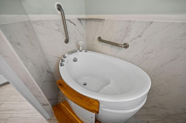 7447 Cambridge Street 117, Houston, TX 77054