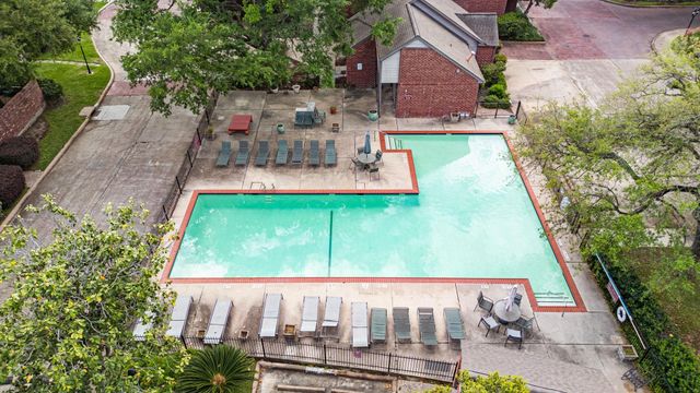 7447 Cambridge Street 117, Houston, TX 77054