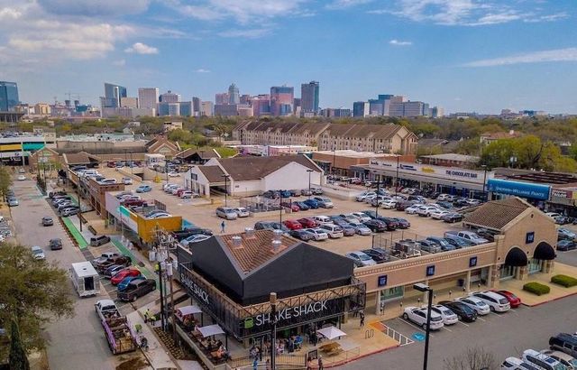 7447 Cambridge Street 117, Houston, TX 77054