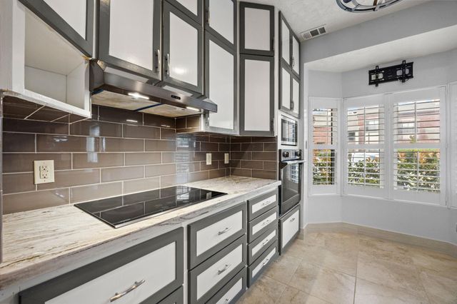 7447 Cambridge Street 117, Houston, TX 77054