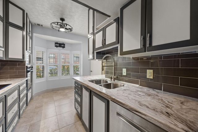 7447 Cambridge Street 117, Houston, TX 77054