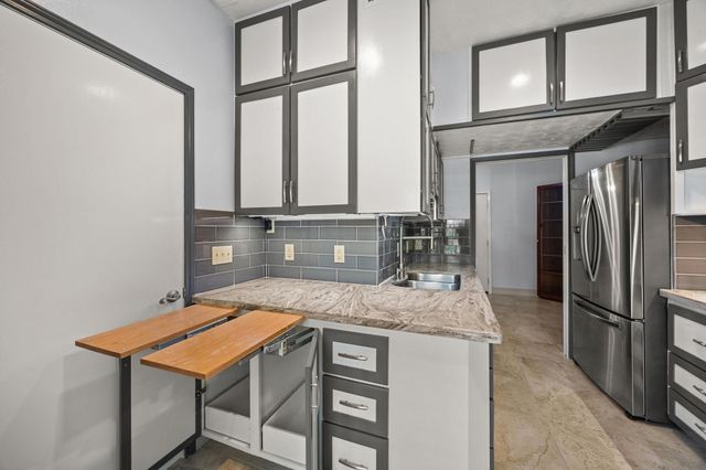 7447 Cambridge Street 117, Houston, TX 77054