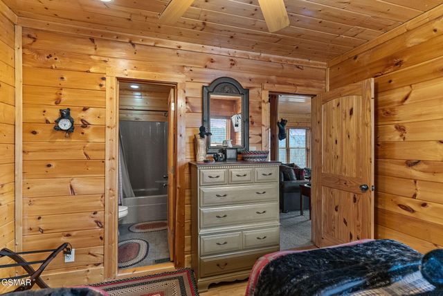 2869 White Oak Ridge Lane, Sevierville, TN 37876