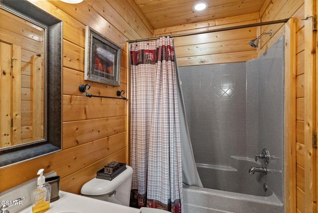 2869 White Oak Ridge Lane, Sevierville, TN 37876