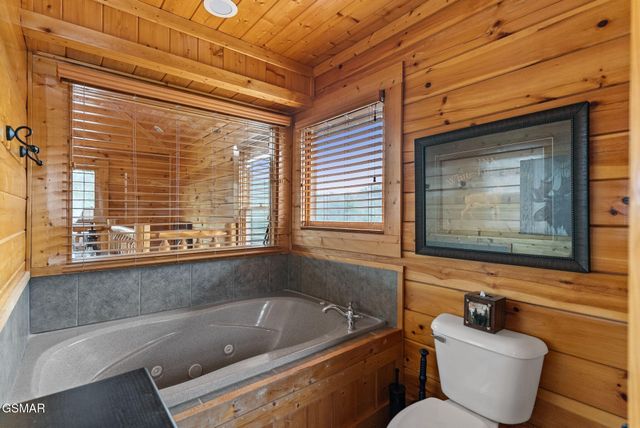 2869 White Oak Ridge Lane, Sevierville, TN 37876