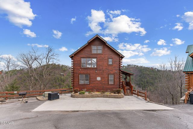 2869 White Oak Ridge Lane, Sevierville, TN 37876