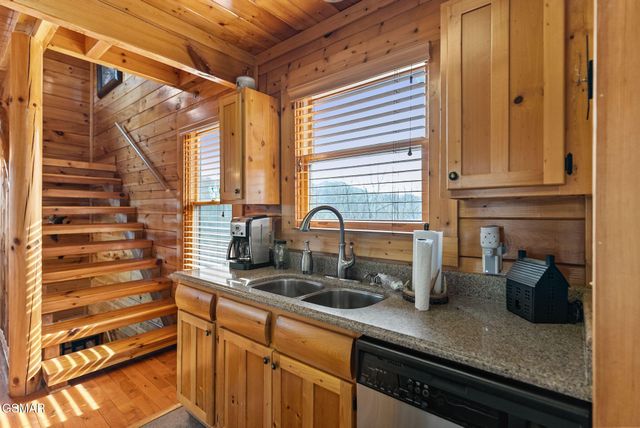 2869 White Oak Ridge Lane, Sevierville, TN 37876