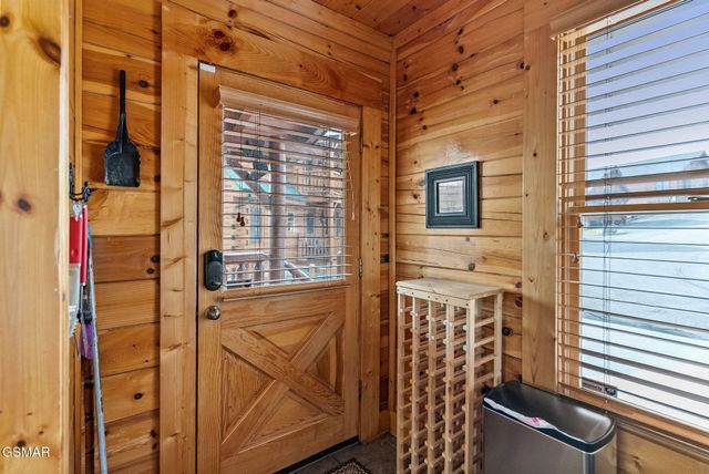 2869 White Oak Ridge Lane, Sevierville, TN 37876