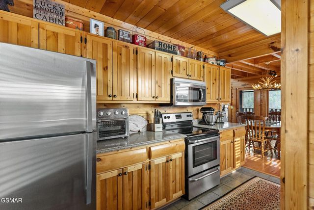 2869 White Oak Ridge Lane, Sevierville, TN 37876