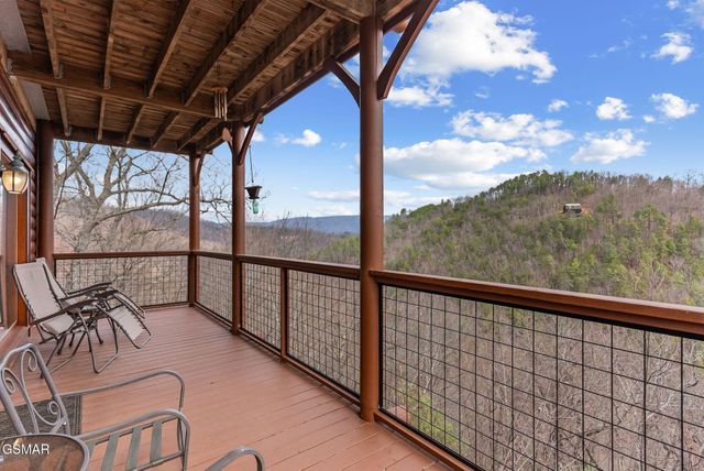2869 White Oak Ridge Lane, Sevierville, TN 37876