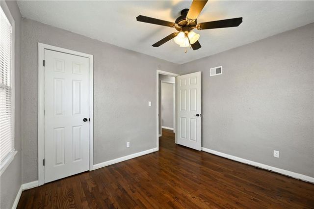 8809 E 73rd Street, Raytown, MO 64133