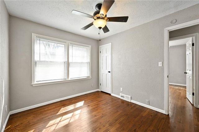 8809 E 73rd Street, Raytown, MO 64133