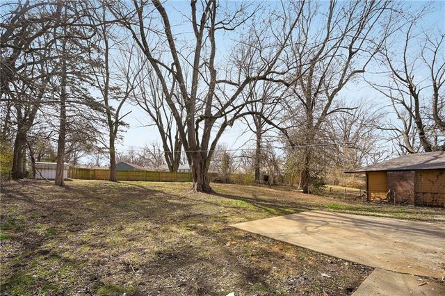 8809 E 73rd Street, Raytown, MO 64133