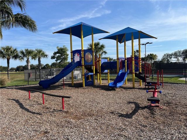 15040 Palamos CIR NW, Fort Myers, FL 33905