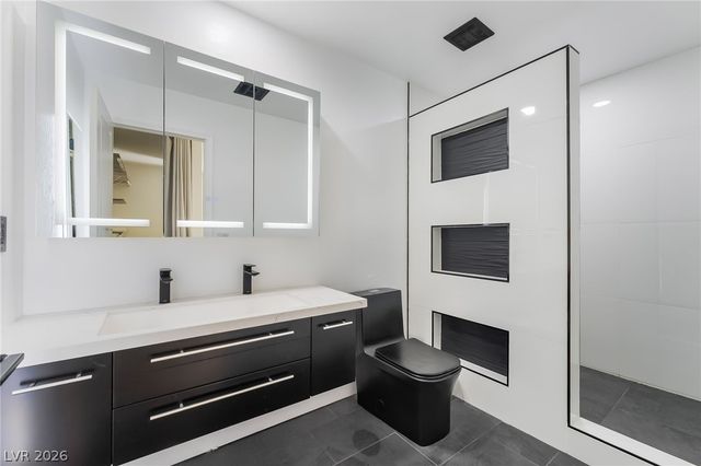5121 Charlie Ct., Las Vegas, NV 89122