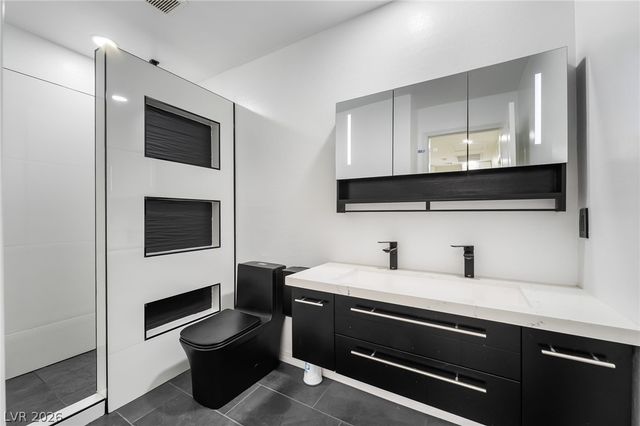 5121 Charlie Ct., Las Vegas, NV 89122