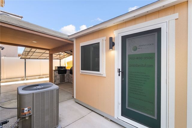 5121 Charlie Ct., Las Vegas, NV 89122