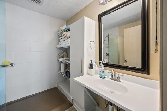 2546 TIMBERSIDE Drive, Columbus, OH 43235