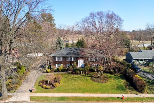 189 Rockaway Avenue, Garden City, NY 11530