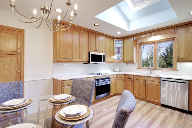 189 Rockaway Avenue, Garden City, NY 11530