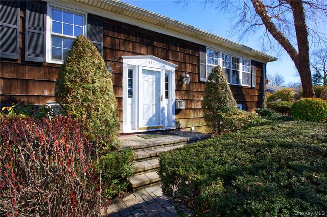 189 Rockaway Avenue, Garden City, NY 11530