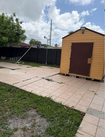 151 W 44th St, Hialeah, FL 33012