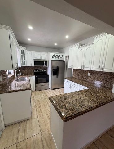 151 W 44th St, Hialeah, FL 33012