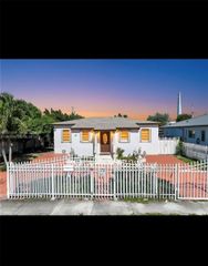 151 W 44th St, Hialeah, FL 33012
