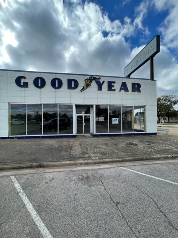 728 W Main Street, Denison, TX 75020