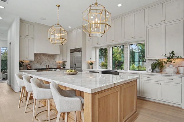 705 Walton Street, Houston, TX 77009