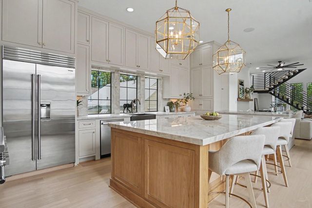 705 Walton Street, Houston, TX 77009