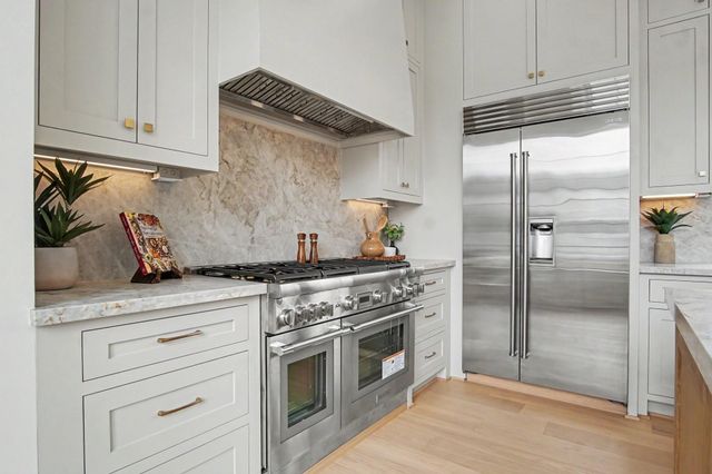 705 Walton Street, Houston, TX 77009