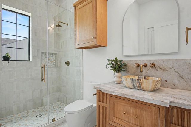 705 Walton Street, Houston, TX 77009