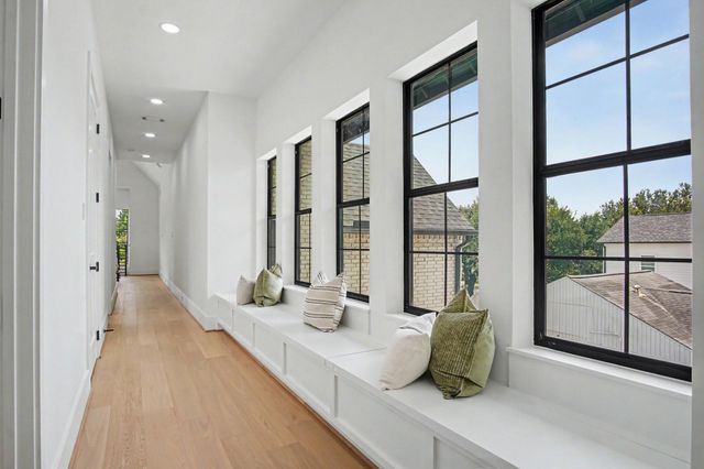 705 Walton Street, Houston, TX 77009